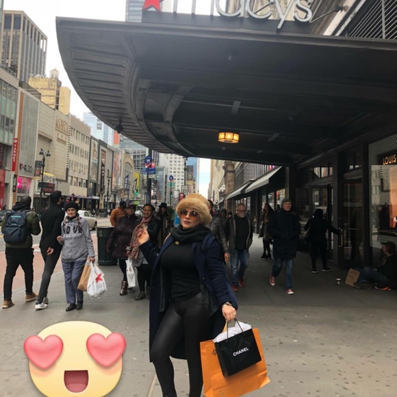 And soo happy with my authentic Gucci Perl belt 😍 - Picture 4 of 6